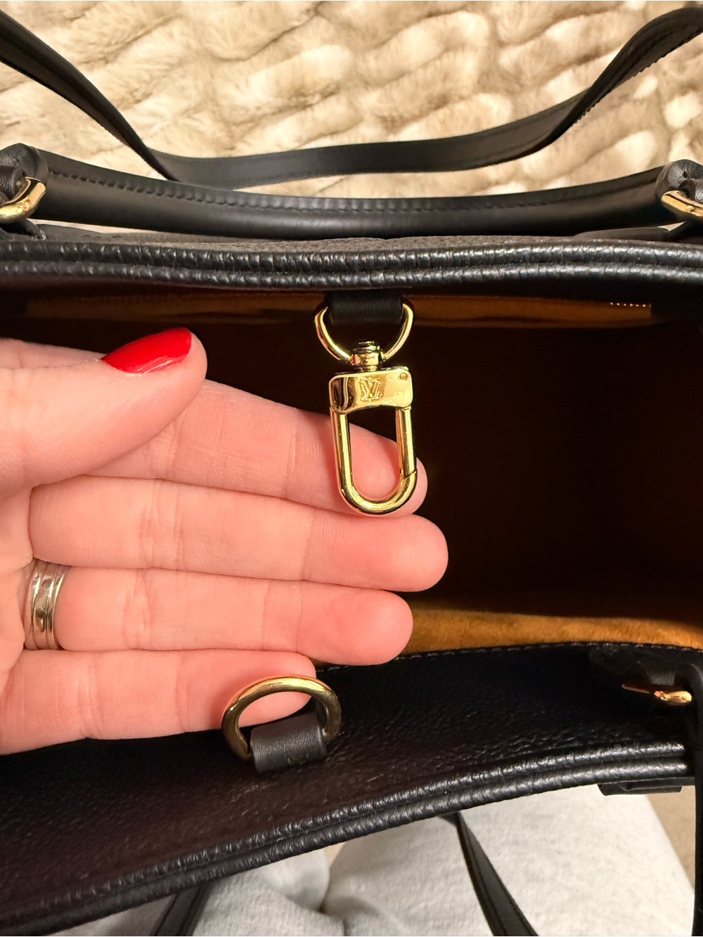 Authentic Louis Vuitton On The Go Black Empreinte GM SIZE LIKE NEW NEVER USED - Picture 7 of 15